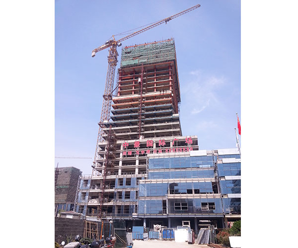 �к����ʹ㳡